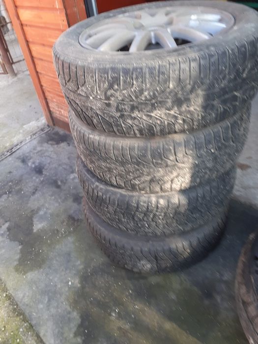 Vînd 4 roti si roata de rezerva
