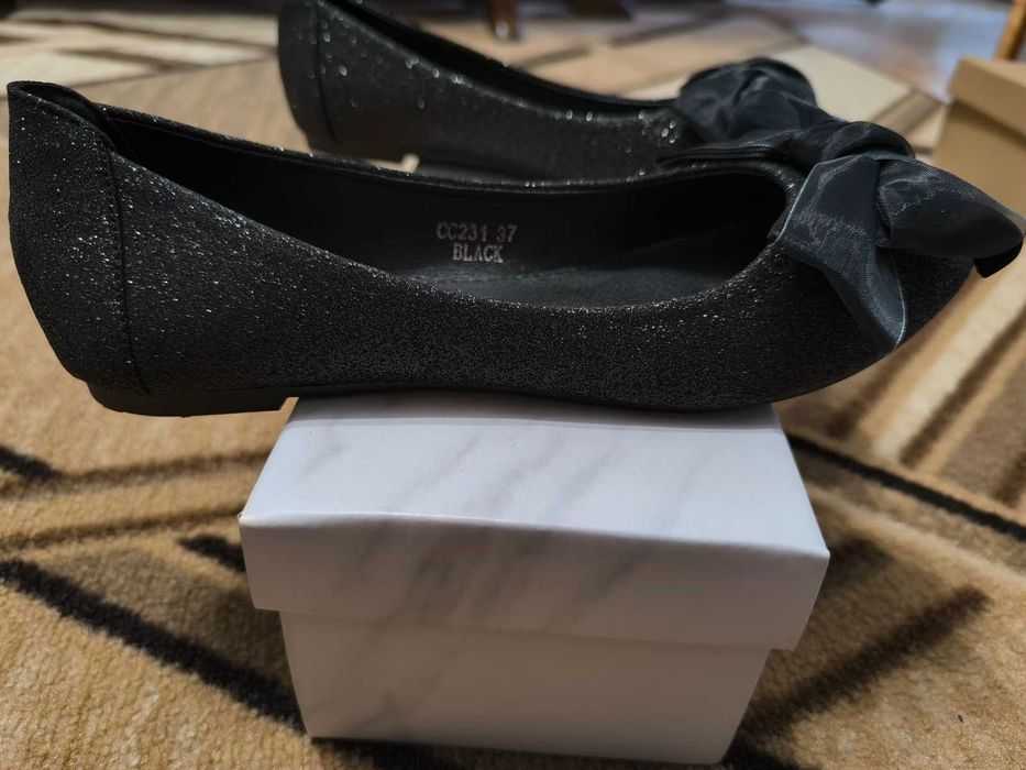 Дамски балеринки с панделка