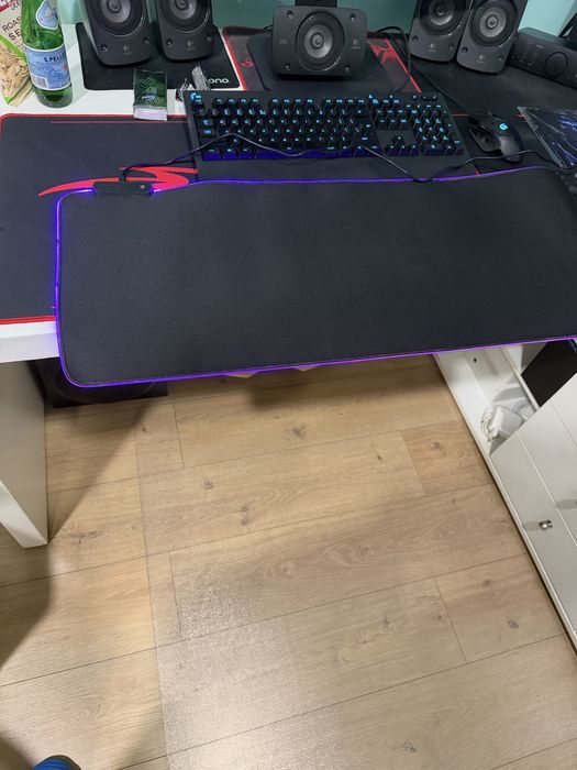 RGB Gaming mouse mat пад за клавиатура с подцветка