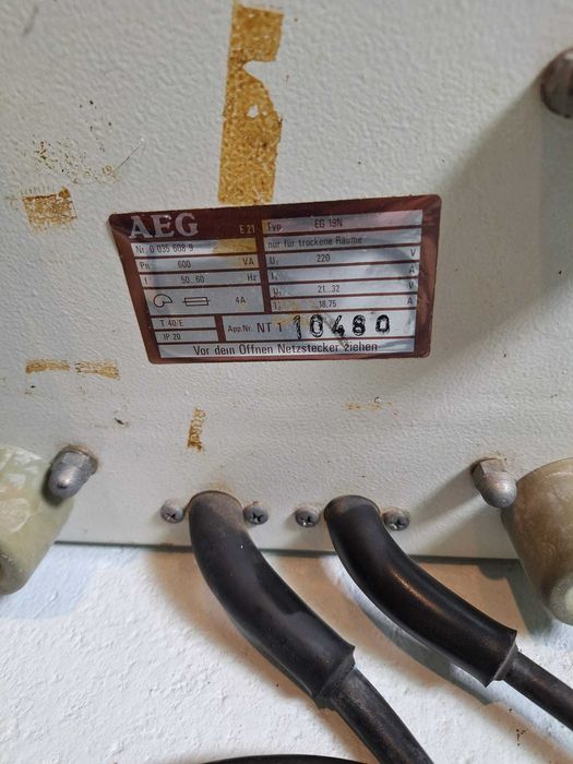 Sursă de curent  de joasă tensiune, înaltă intensitate AEG EG 19N