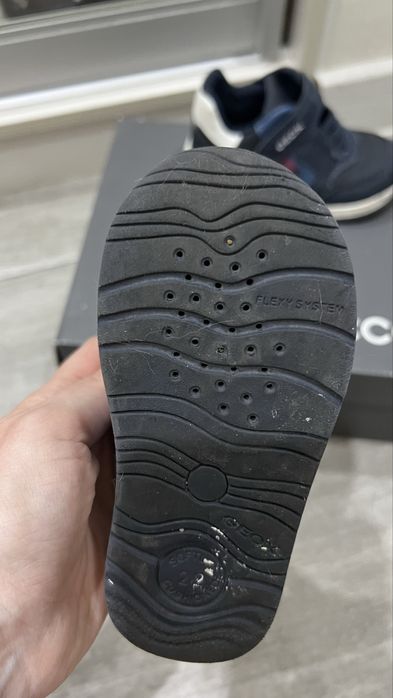 Кроссовки geox для малышей 22р