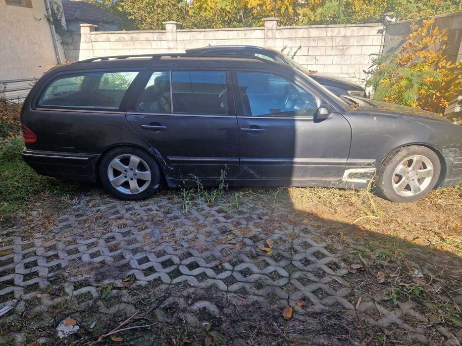 Mercedes-Benz E270