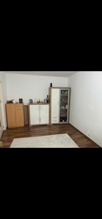 Proprietar inchirieaz ap 2 cam mobilat si utilat str Barnova 400E