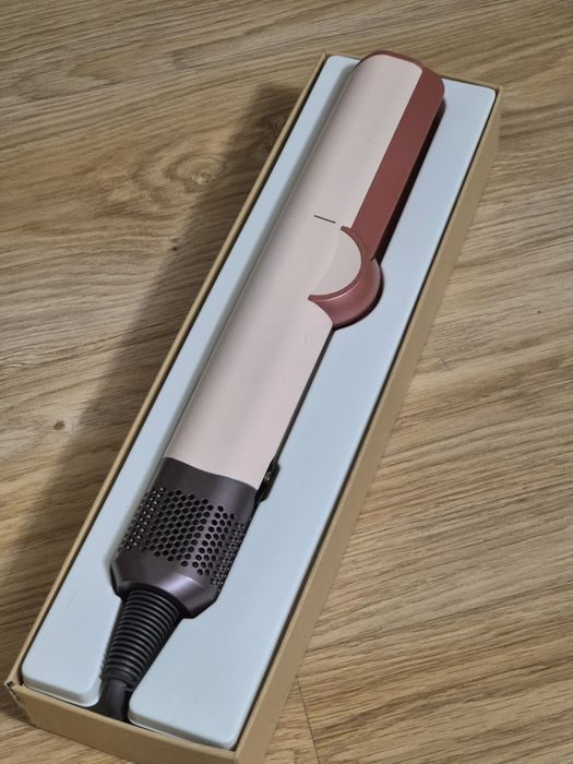 Продам Dyson Airstrait утюг-фен для волос