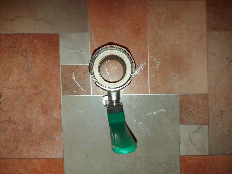 Продам шаровый кран "Италия"
