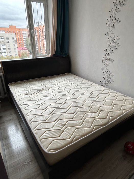 Кровать Продам с матрасом