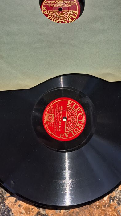 Vând lot 7 Discuri Grammophon & patefon colectie cu muzica clasică 

-
