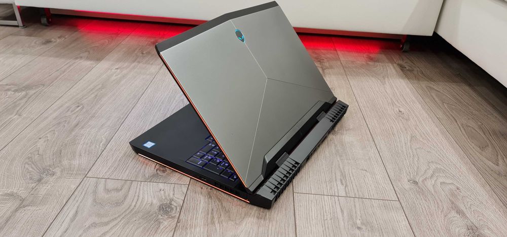 Laptop gaming ALIENWARE  ,intel core i7-,video 8 GB GTX, ram 32 gb