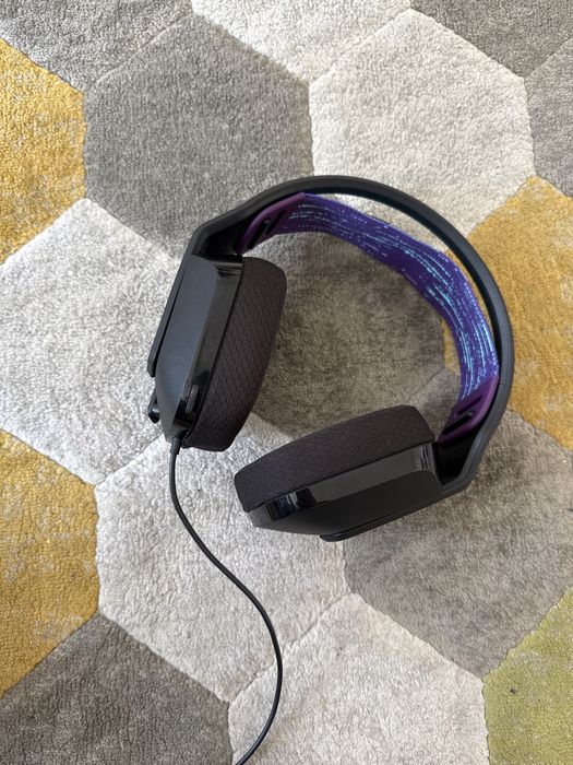 Слушалки Logitech G335