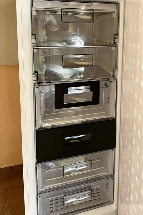 Congelator Arctic 215 Litri 6 sertare .