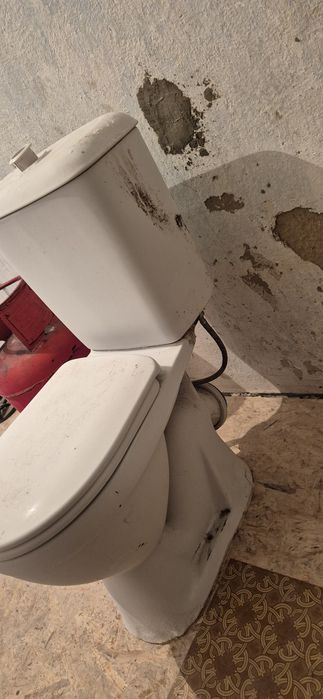 Продам унитаз в хорошем состоянии