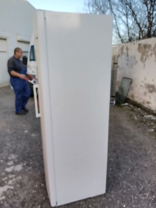 Чисто нов огромен  фризер Бош  Bosch No frost A+++ 2 години гаранция!