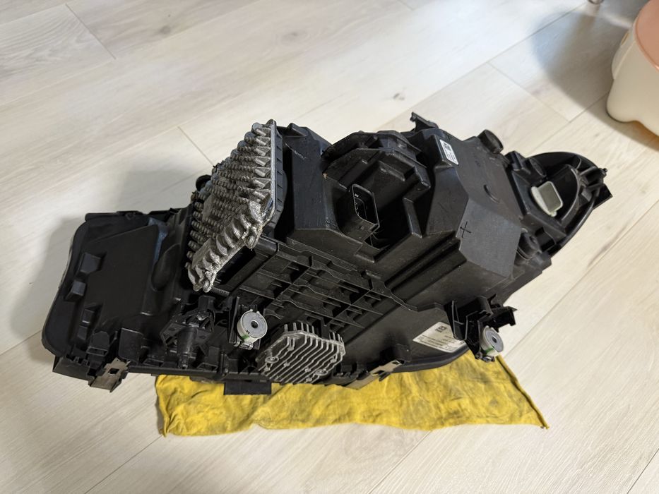 Far dreapta bmw seria 5 g30 g31 led bi xenon fara adaptiv