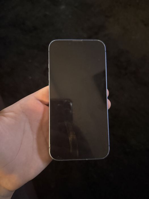 Продам iphone 13 на 128гб вместе с коробкой