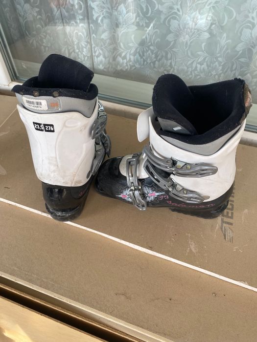 Продавам ски и ски обувки