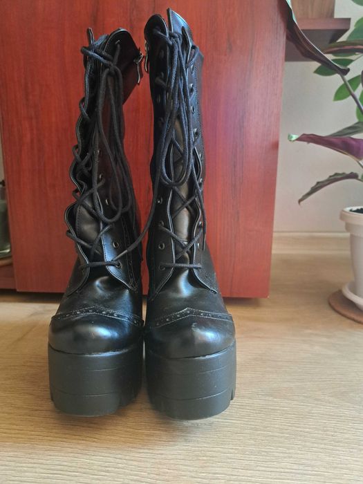 Дамски високи боти