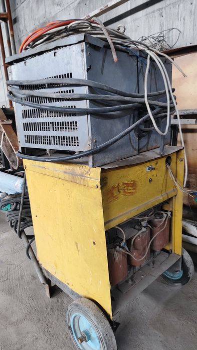 Сварочный аппарат в хорошем состояние