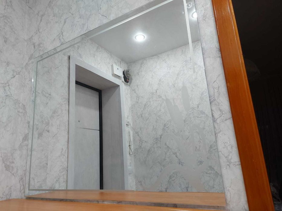 продам зеркало в прихожую