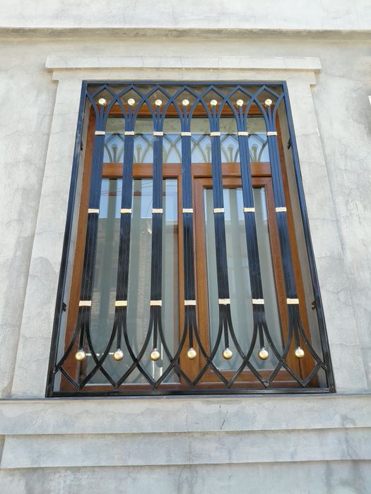 rishotka perila darvoza naves