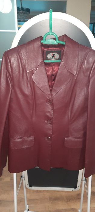 Женский кожаный пиджак