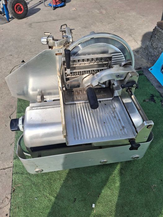 Професионална Колбасорезачка Ф.30