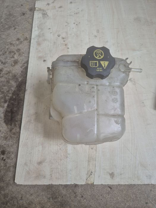 Vas expansiune opel astra j
