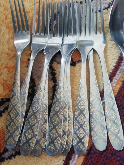 Ложки, вилка, ножи (кошик, вилка, пичок)