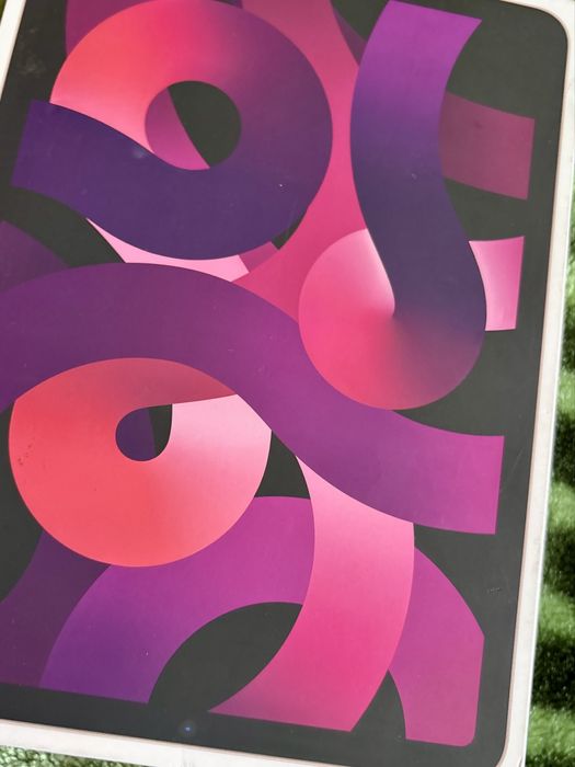 Продам iPad air 5