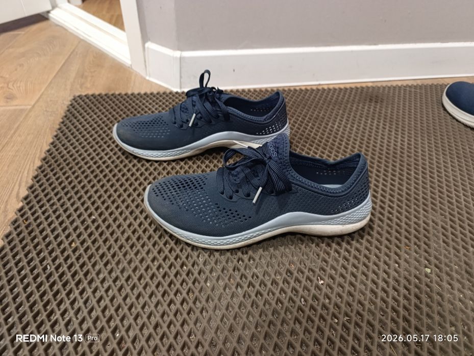Продам кроссовки Crocs