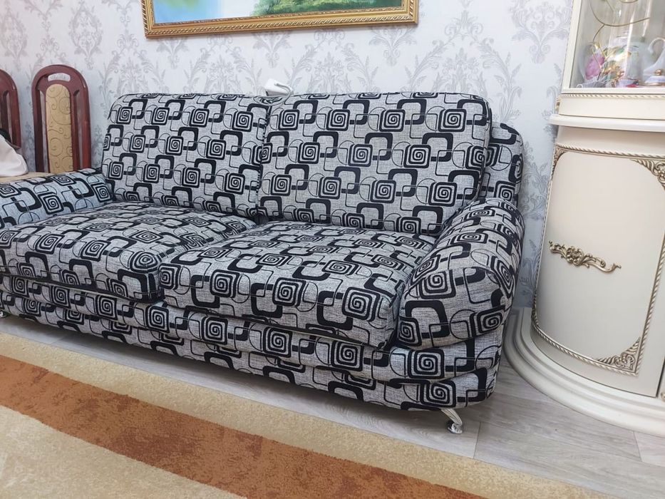 Продам диван с креслами