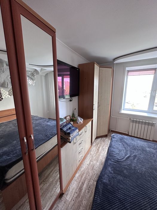 Продам 2 шкафа без камода