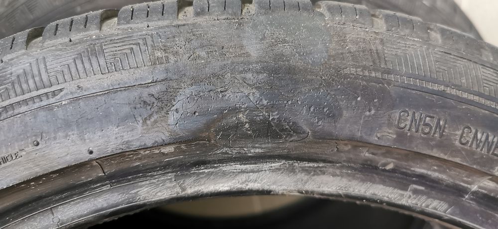 Продавам зимни гуми Gislaved 225/40/18.