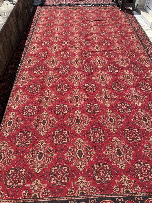 Оригинален вълнен килим