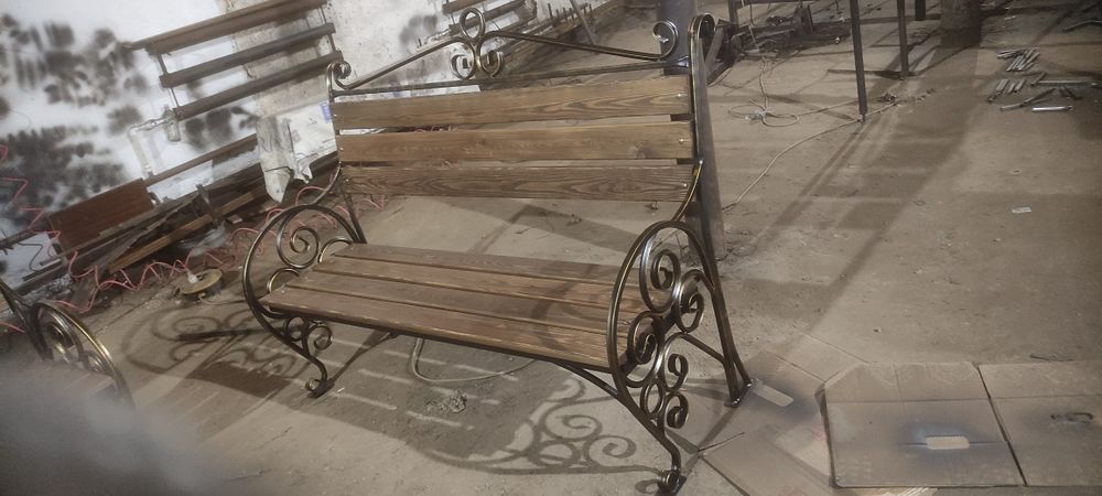 Садовая лавочка.