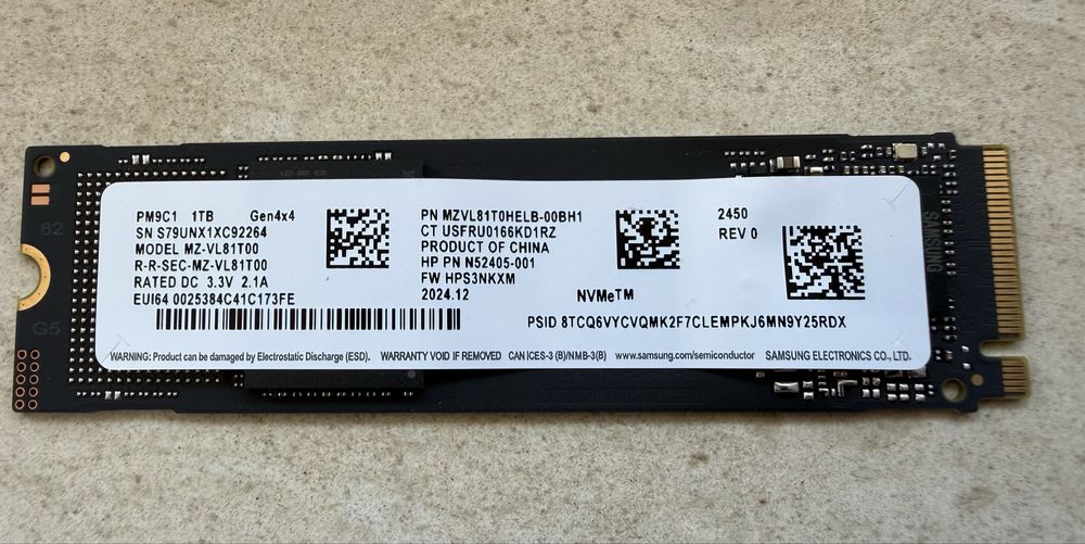 Samsung PM9C1 1TB NVME SSD диск