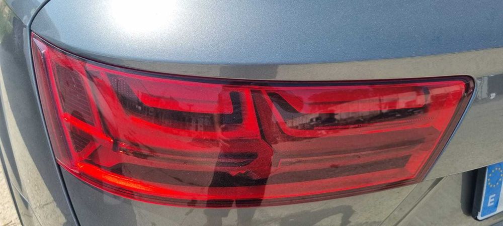 Stop lampa tripla Full Led Matrix Audi Q7 4M cod 4M0945094E 4M0945093E