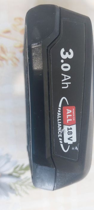 Bosch 18v  3AH  2024