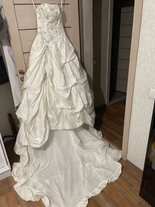 Продам новые свадебные платья