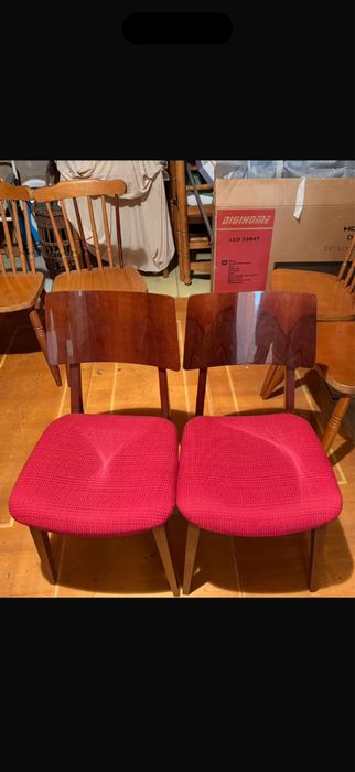 Scaun din lemn (mobilier).