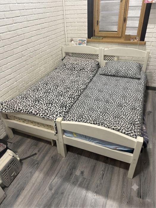 Продаеться кровать 2 шт с матрасом размер 180х80