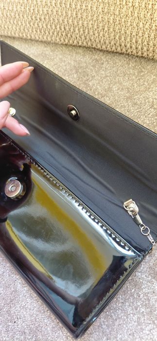 Черна чантичка, тип клъч