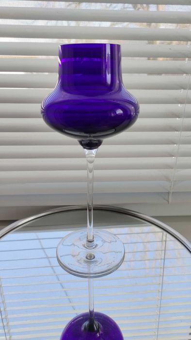 Елегантна кристална чаша/ваза на високо тънко столче