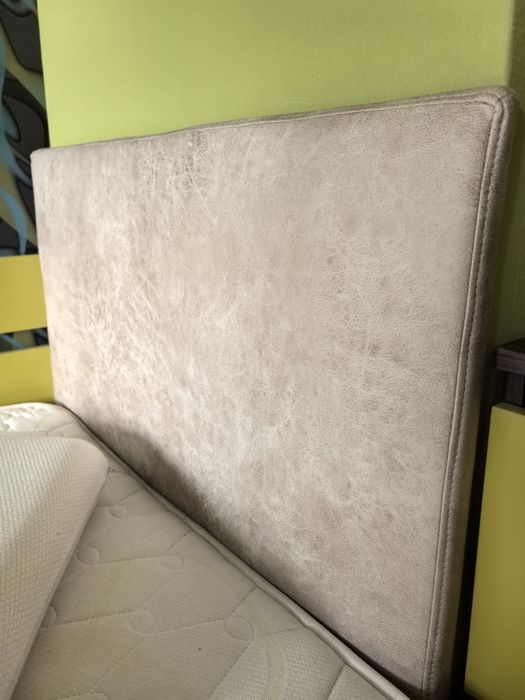 Тапицирано легло с повдигащ механизъм