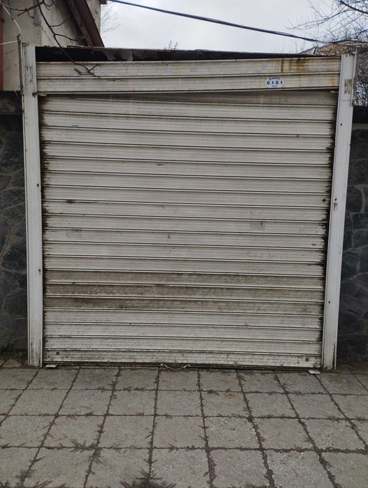 Метална охранителна плътна ролетна щора