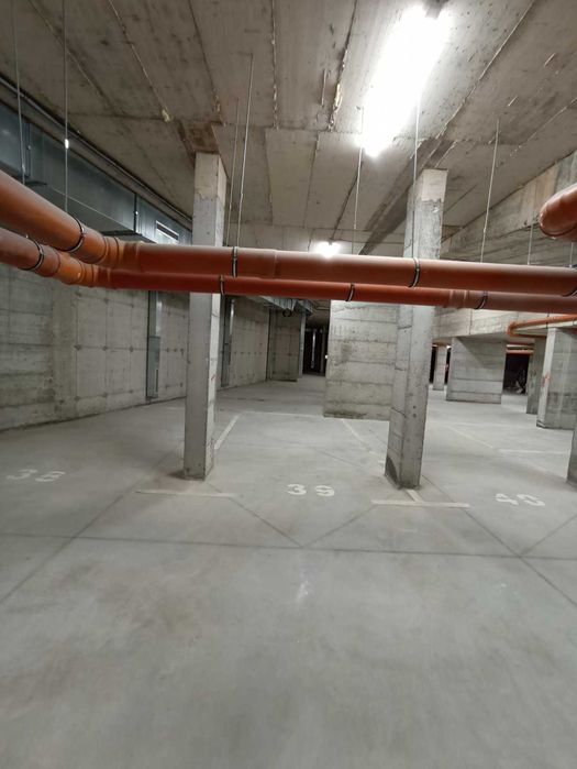 Подземно паркомясто