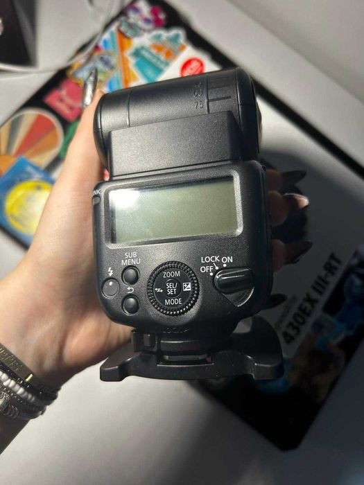 Vând Blitz Canon  Speedlite 430 EX III-RT