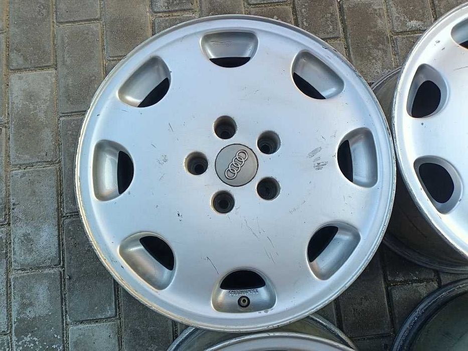 Продам оригинальные легкосплавные диски "Ronal" на Audi 100.