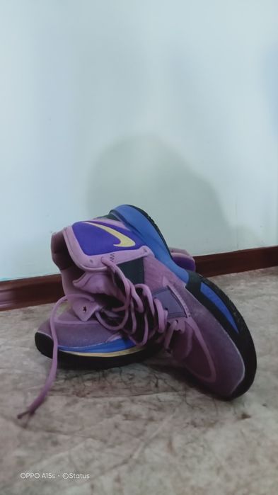 Спортивные кроссовка