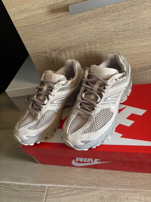Vand adidais Nike