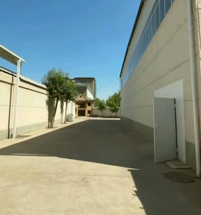 Продаётся 4 300 м² производственная база.